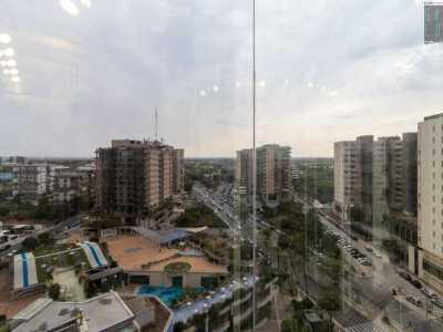 Fu costruito nel 1990 dal Gruppo De Gennaro in accordo con la catena alberghiera Sheraton su progetto dell�architetto Willi Ramstein. Ulteriore particolarit� dell�edificio � l�ascensore panoramico che permette di vedere dall�alto tutta la zona circostante
